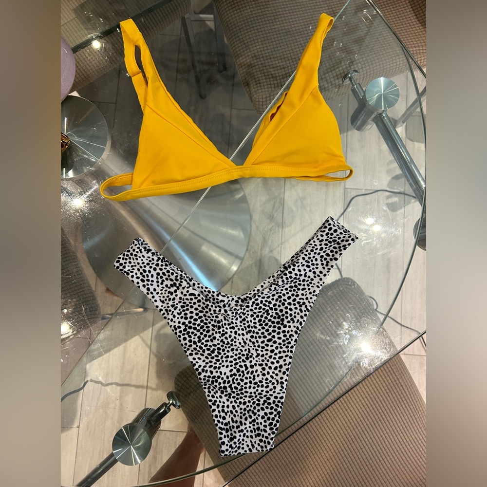 ZAFUL hot glue swimsuit set. Very unique